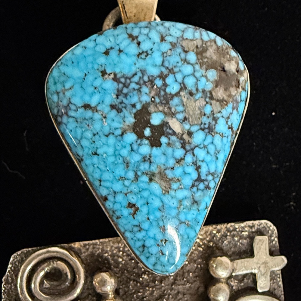 Alex Sanchez Grandmother Pendant featuring Waterweb Kingman Turquoise - Picture 4 of 8